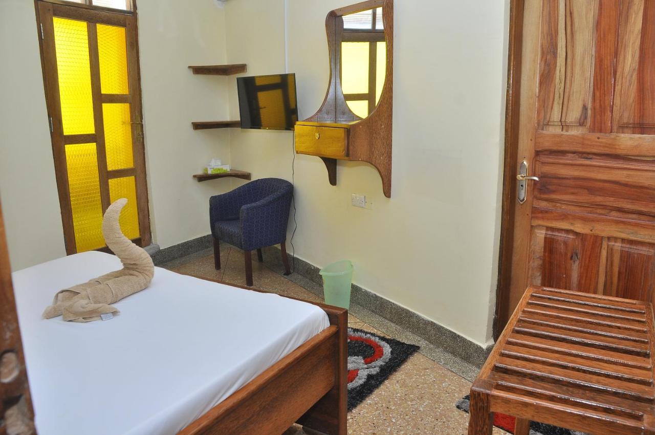 Plumeria Motel - Stone Town Zanzibar ภายนอก รูปภาพ