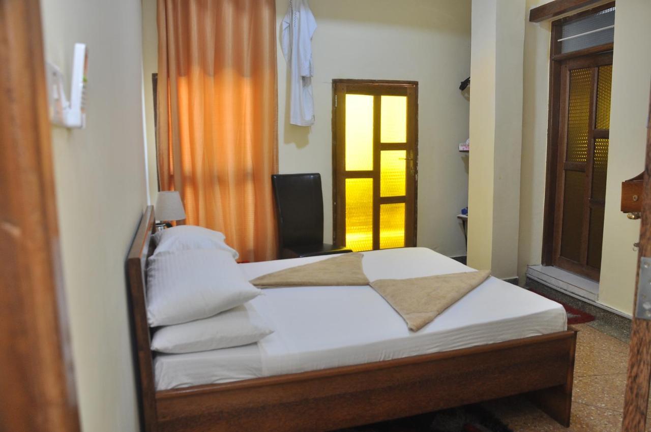 Plumeria Motel - Stone Town Zanzibar ภายนอก รูปภาพ